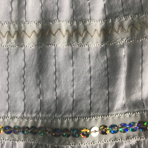 Old Navy White w/silver Skirt - Picture 3 of 4